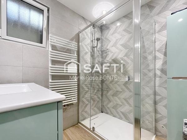 CHARMANTE MAISON DE 75 M2 HABITABLE (95 M2 AU SOL) SUR 335 M2 DE PARCELLE SITUEE AU PARC DE LA CLOCHE A ORLY