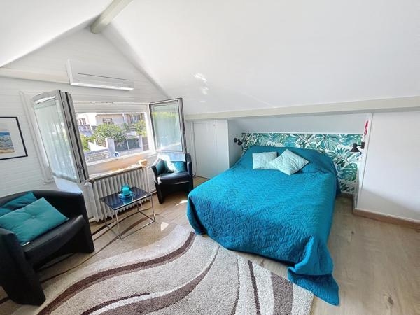 CHARMANTE MAISON DE 75 M2 HABITABLE (95 M2 AU SOL) SUR 335 M2 DE PARCELLE SITUEE AU PARC DE LA CLOCHE A ORLY