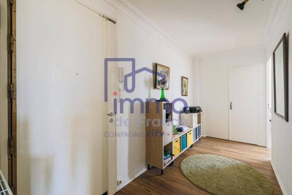 Appartement 2 pièces                                        - 38000 Grenoble Réf : 21686-IMMODEFRANCE69