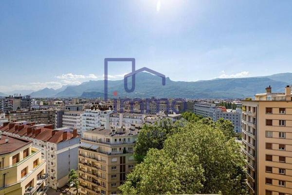 Appartement 2 pièces                                        - 38000 Grenoble Réf : 21686-IMMODEFRANCE69