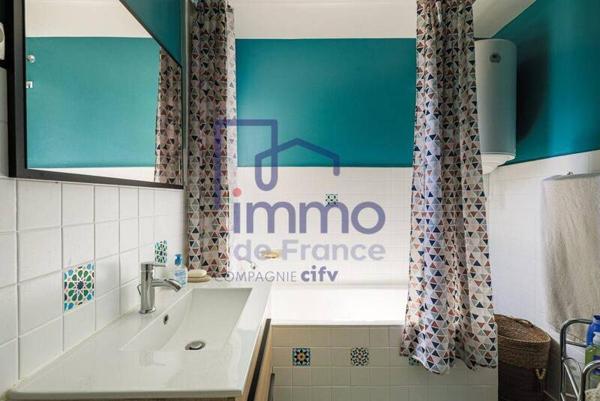 Appartement 2 pièces                                        - 38000 Grenoble Réf : 21686-IMMODEFRANCE69
