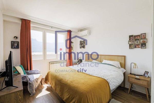Appartement 2 pièces                                        - 38000 Grenoble Réf : 21686-IMMODEFRANCE69