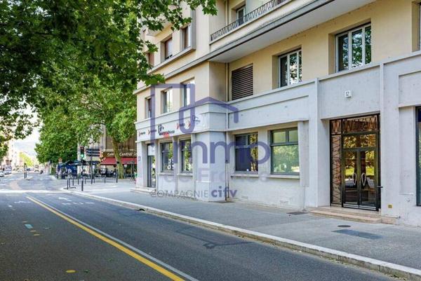 Appartement 2 pièces                                        - 38000 Grenoble Réf : 21686-IMMODEFRANCE69
