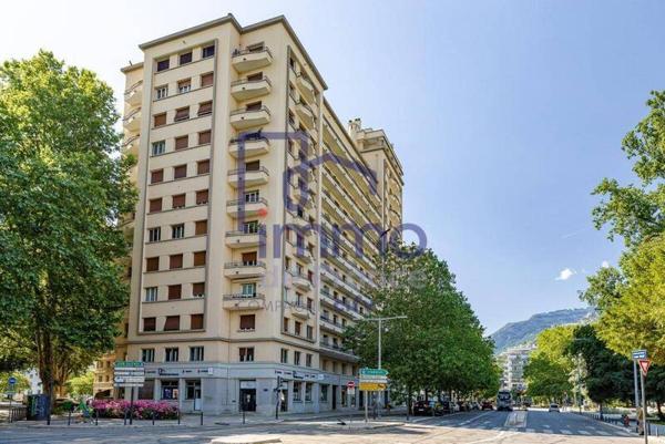 Appartement 2 pièces                                        - 38000 Grenoble Réf : 21686-IMMODEFRANCE69