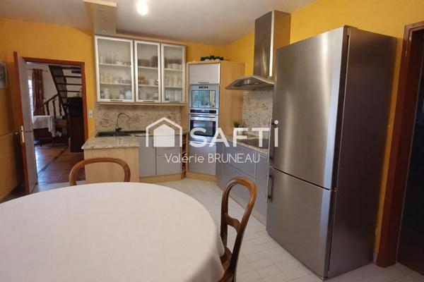 Bien rare : contemporaine 255 m², piscine, 1,6 hectare, situation idéale