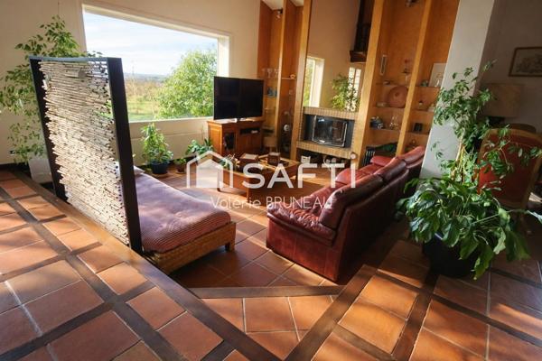 Bien rare : contemporaine 255 m², piscine, 1,6 hectare, situation idéale