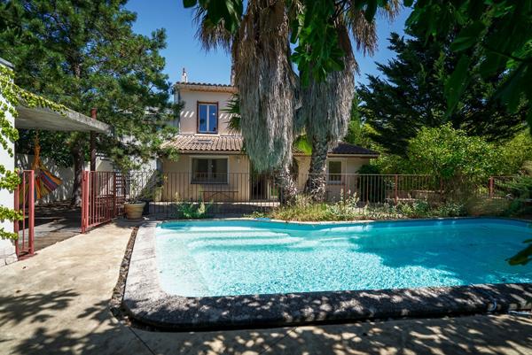 CARCASSONNE – PASTEUR Villa T9 272m² (207m² hab.) avec guest house, piscine, jardin, garage, et pool house