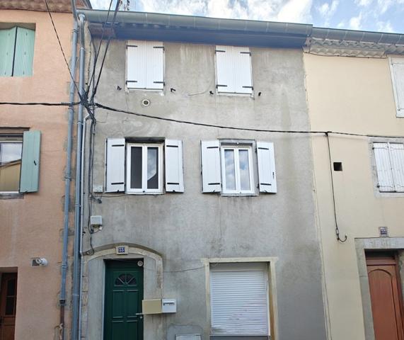 Centre-Ville Limoux, immeuble composé de 2 appartements libres.