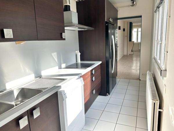 Maison 4 chambres, 2 salles de bain, jardin,garage