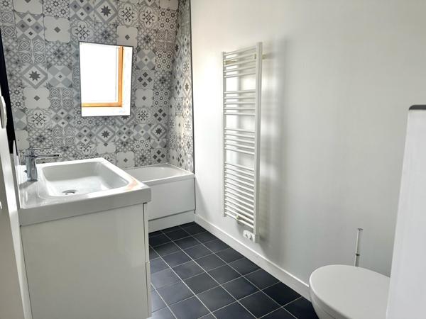 Maison 4 chambres, 2 salles de bain, jardin,garage