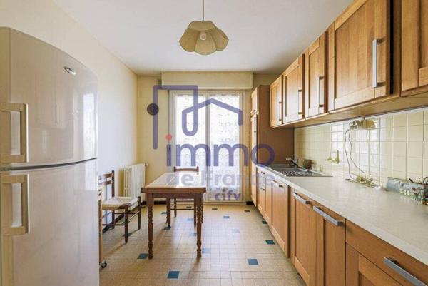 Appartement 3 pièces                                        - 38100 Grenoble Réf : 21628-IMMODEFRANCE69