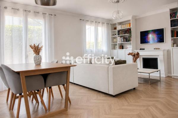 Maison
         6 pièces
        - 117 m² 425 000 € *