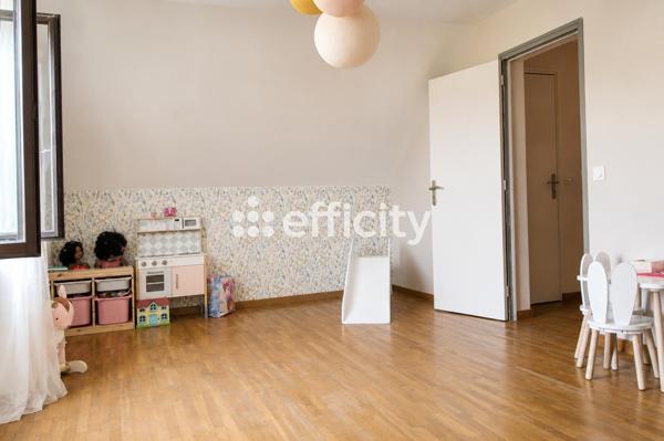 Maison
         6 pièces
        - 117 m² 425 000 € *