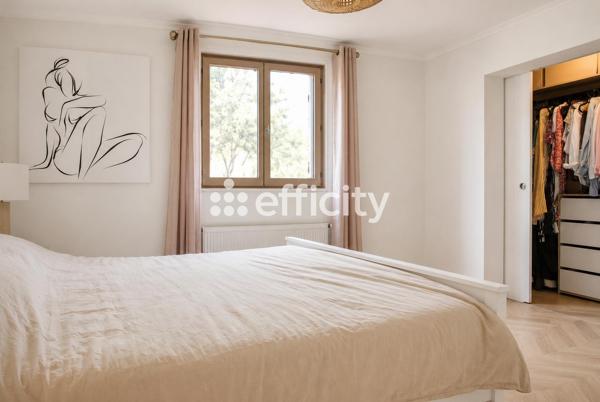Maison
         6 pièces
        - 117 m² 425 000 € *