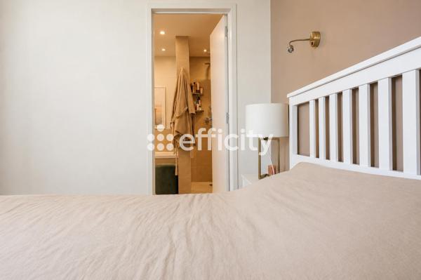 Maison
         6 pièces
        - 117 m² 425 000 € *