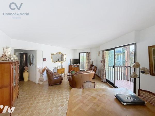 DEAUVILLE – CENTRE VILLE PROCHE PLAGE – 3 PIÈCES AVEC BALCONS – ASCENSEUR – CAVE