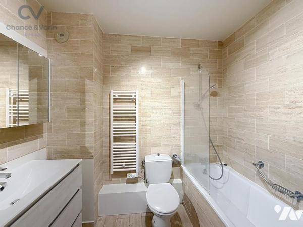 DEAUVILLE – CENTRE VILLE PROCHE PLAGE – 3 PIÈCES AVEC BALCONS – ASCENSEUR – CAVE