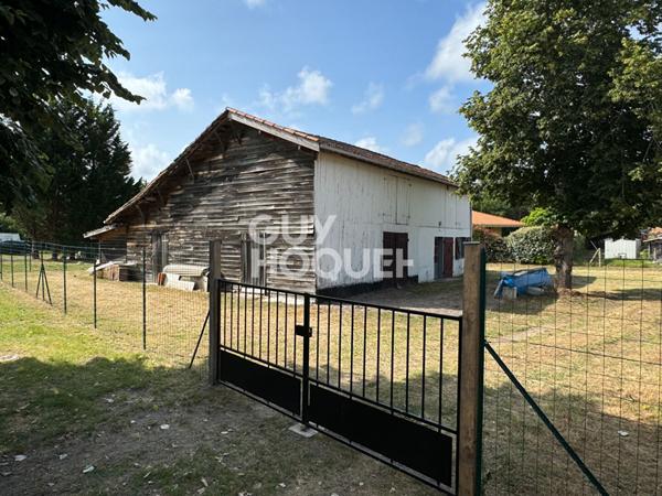 Grange d'environ 200m à restaurer à Bias sur 1004 m2 de terrain