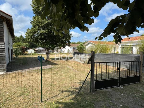 Grange d'environ 200m à restaurer à Bias sur 1004 m2 de terrain