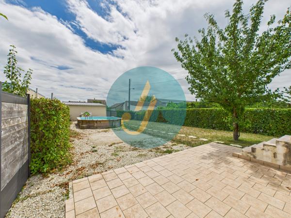 Nevers (58000) Maison de ville, 3 chambres, sous-sol complet et dépendances sur terrain clos.