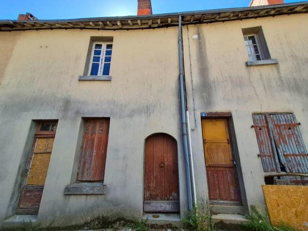 Bâtisse de 130m² de CACHET à RENOVER entièrement