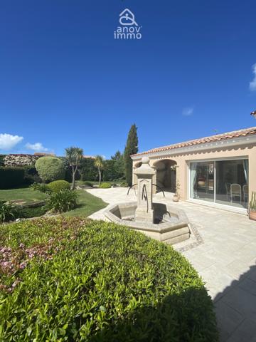 Villa
                                                                                                                                                                                                                                                                                                                        10 pièce(s)                                                                                                                                                                                                          4 chambre(s)                                                                                                                                                                                                          279  m²