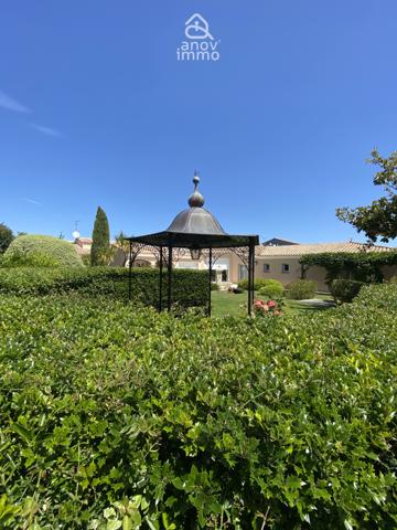 Villa
                                                                                                                                                                                                                                                                                                                        10 pièce(s)                                                                                                                                                                                                          4 chambre(s)                                                                                                                                                                                                          279  m²
