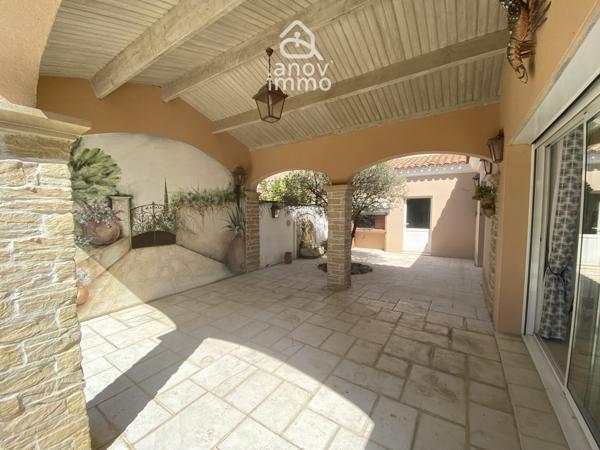 Villa
                                                                                                                                                                                                                                                                                                                        10 pièce(s)                                                                                                                                                                                                          4 chambre(s)                                                                                                                                                                                                          279  m²