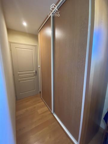 Villa
                                                                                                                                                                                                                                                                                                                        10 pièce(s)                                                                                                                                                                                                          4 chambre(s)                                                                                                                                                                                                          279  m²