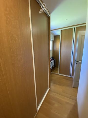Villa
                                                                                                                                                                                                                                                                                                                        10 pièce(s)                                                                                                                                                                                                          4 chambre(s)                                                                                                                                                                                                          279  m²
