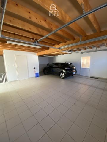 Villa
                                                                                                                                                                                                                                                                                                                        10 pièce(s)                                                                                                                                                                                                          4 chambre(s)                                                                                                                                                                                                          279  m²