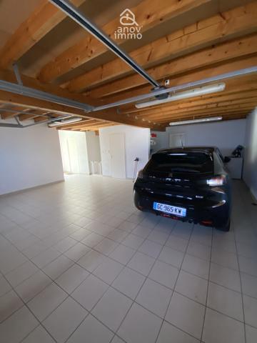 Villa
                                                                                                                                                                                                                                                                                                                        10 pièce(s)                                                                                                                                                                                                          4 chambre(s)                                                                                                                                                                                                          279  m²