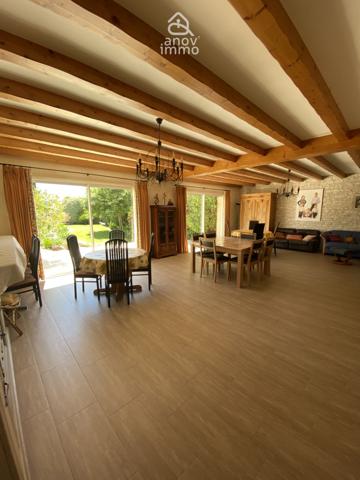 Villa
                                                                                                                                                                                                                                                                                                                        10 pièce(s)                                                                                                                                                                                                          4 chambre(s)                                                                                                                                                                                                          279  m²