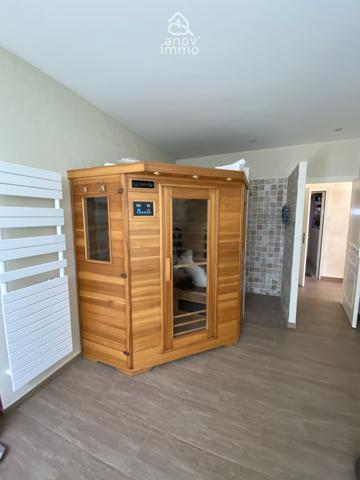Villa
                                                                                                                                                                                                                                                                                                                        10 pièce(s)                                                                                                                                                                                                          4 chambre(s)                                                                                                                                                                                                          279  m²