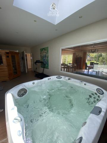 Villa
                                                                                                                                                                                                                                                                                                                        10 pièce(s)                                                                                                                                                                                                          4 chambre(s)                                                                                                                                                                                                          279  m²
