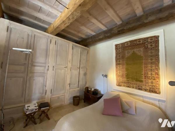 Village proche Uzes, ancienne magnanerie rénovée avec goût.