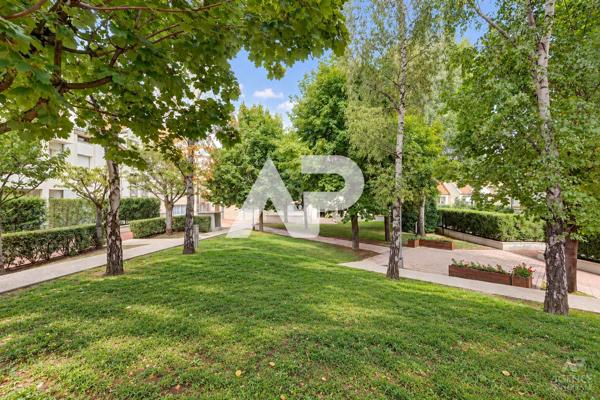 Appartement Rueil Malmaison 4 pièce(s) 84.28 m2 530 000 € **  - Référence  20103