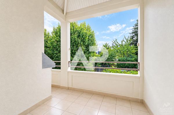 Appartement Rueil Malmaison 4 pièce(s) 84.28 m2 530 000 € **  - Référence  20103