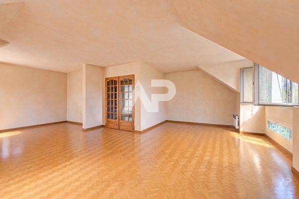 Appartement Rueil Malmaison 4 pièce(s) 84.28 m2 530 000 € **  - Référence  20103