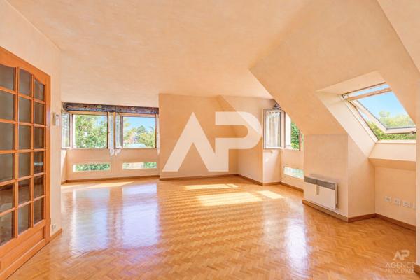 Appartement Rueil Malmaison 4 pièce(s) 84.28 m2 530 000 € **  - Référence  20103