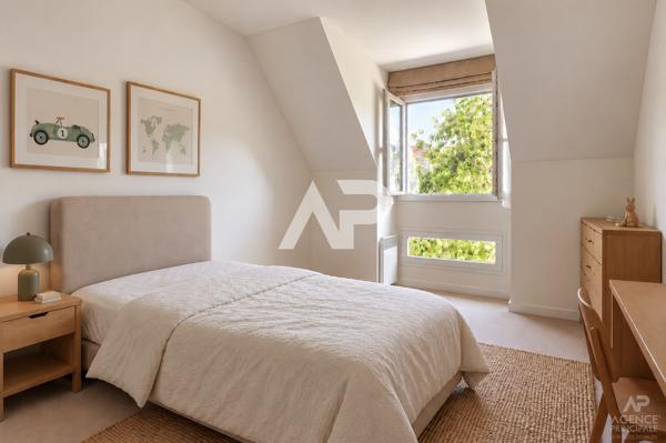 Appartement Rueil Malmaison 4 pièce(s) 84.28 m2 530 000 € **  - Référence  20103