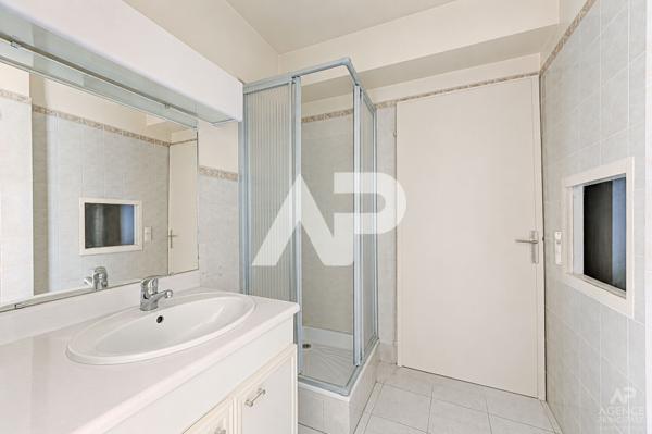 Appartement Rueil Malmaison 4 pièce(s) 84.28 m2 530 000 € **  - Référence  20103