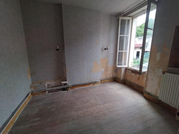 À vendre - Maison, 6 pièces située à Montval-sur-Loir (72500)