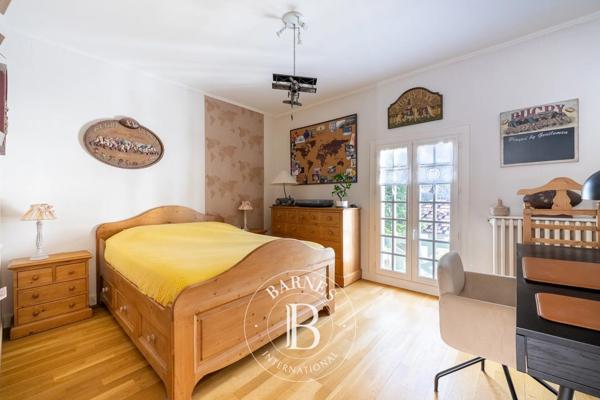 Villennes-sur-Seine, Maison  256 m² à vendre