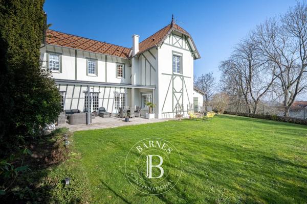 Villennes-sur-Seine, Maison  256 m² à vendre