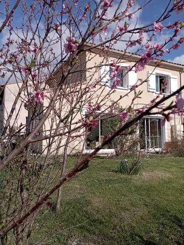 Die (26150) Charmante maison d'architecte avec terrasse et jardin