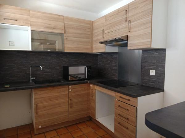 ENSEMBLE IMMOBILIER COMPOSE DE DEUX HABITATION AVEC DEPANDANCES