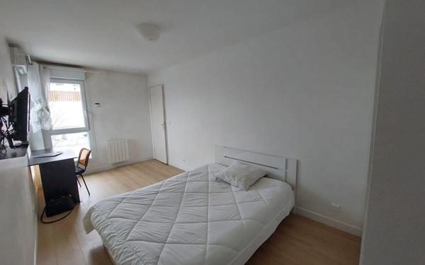 Appartement à louer    2 pièces •  Évry