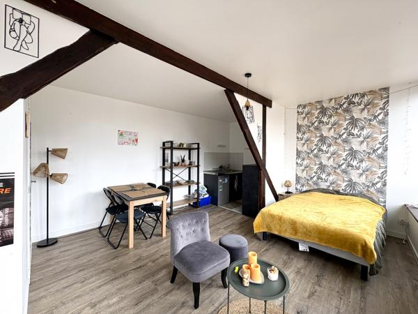 STUDIO MEUBLE - PLATEAU - PROCHE MEDIATHEQUE Poitiers (86000)