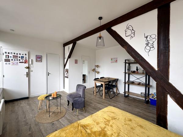 STUDIO MEUBLE - PLATEAU - PROCHE MEDIATHEQUE Poitiers (86000)